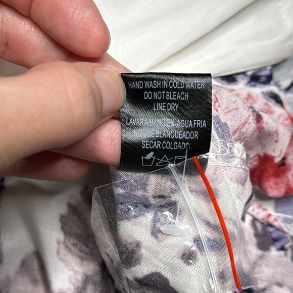 Annabelle White Floral Long Sleeve Dress Size Small NWT - Picture 9 of 9